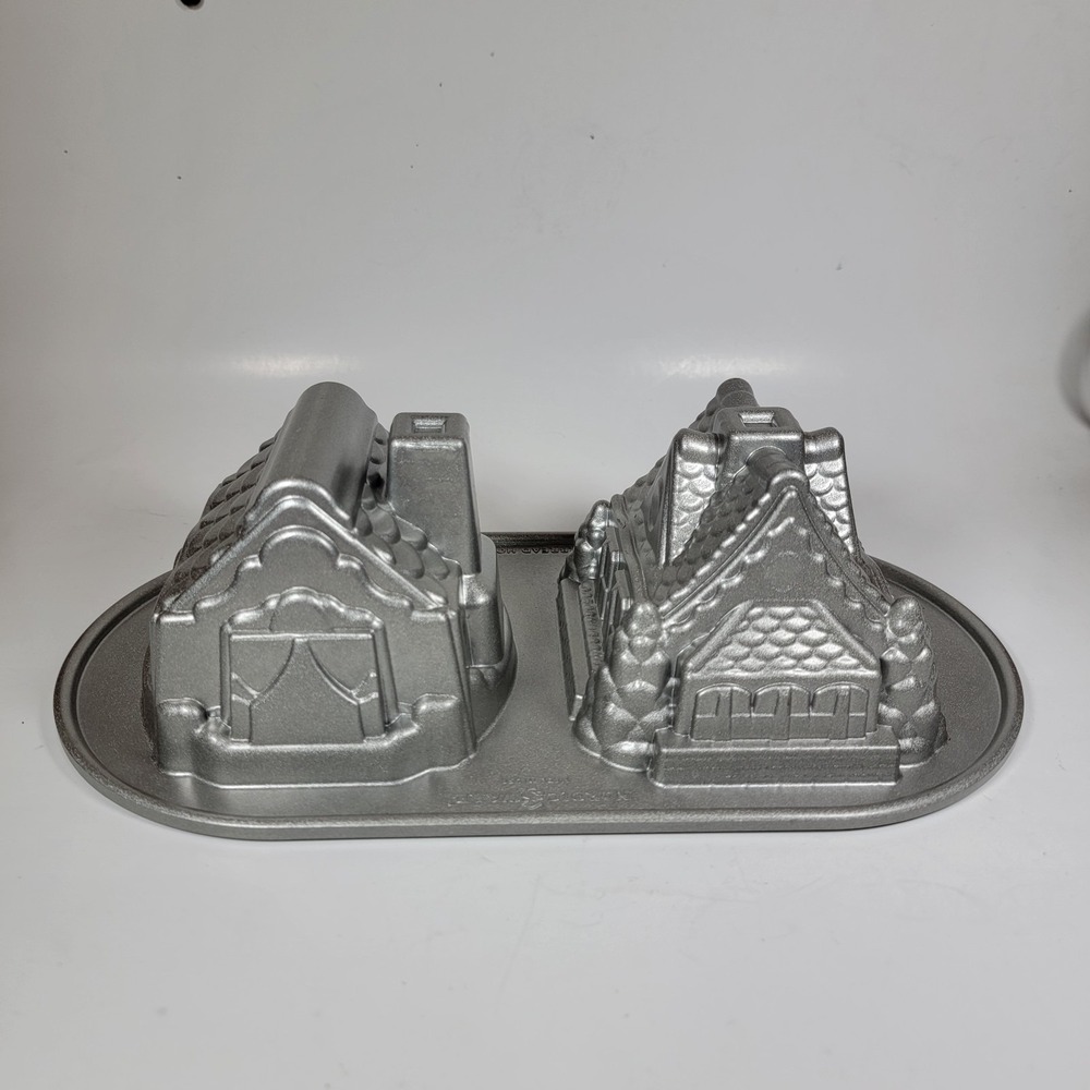 Nordic Ware Gingerbread House Duet Baking Pan 5 Cup Size Made in USA Christmas